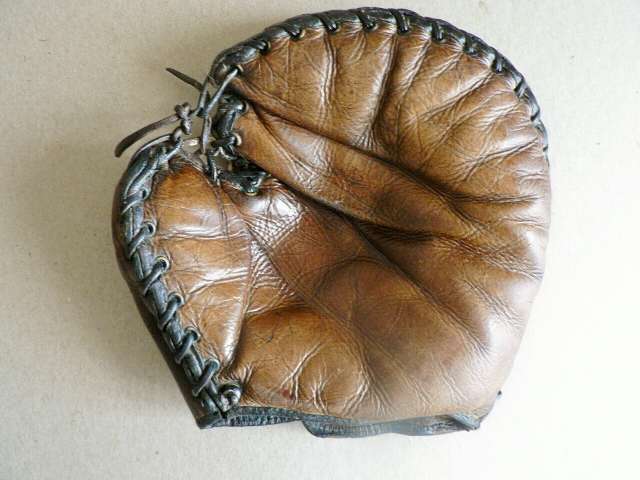 Goldsmith U Notch Basemitt Front